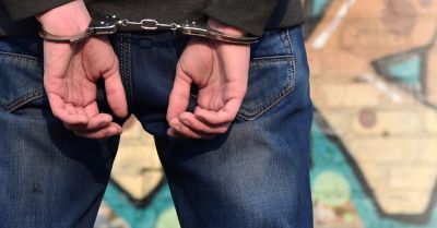 3 miesiące aresztu za uszkodzenie ciała i kradzież zuchwałą