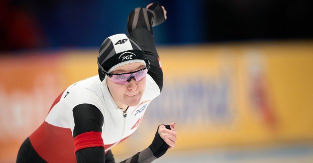 Choć reprezentanci Polski w łyżwiarstwie szybkim nie zdobyli medali podczas niedzielnych występów w trakcie premierowych zawodów Pucharu Świata w tym sezonie, to znów zanotowali znakomite wyniki. Nasza męska drużyna pobiła rekord kraju i awansowała do dywizji A, a poza tym nie zabrakło innych świetnych rezultatów i życiówek w przejazdach indywidualnych.